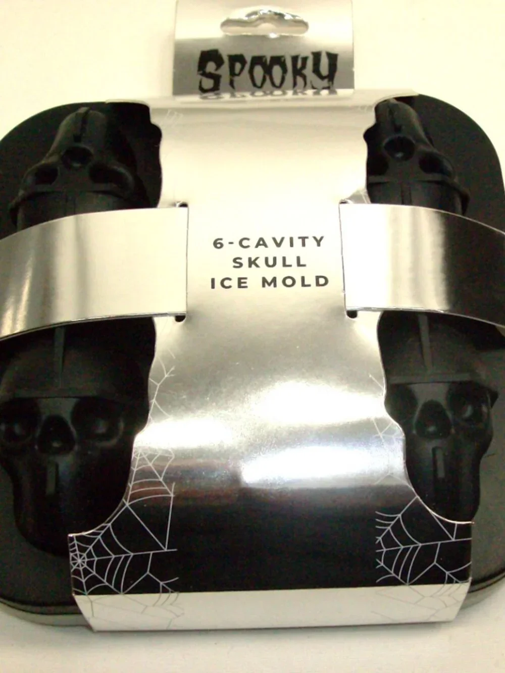 Spooky Hollow 6 Cavity Skull Ice Mold with Lid New in original packaging!